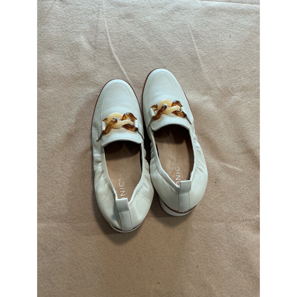 Vionic Leather Loafers Womens 39 Cream Excellent Tortoiseshell Chain Flats